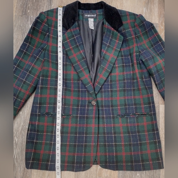 Sag Harbor plaid wool blend with velvet collar blazer - Picture 3 of 5